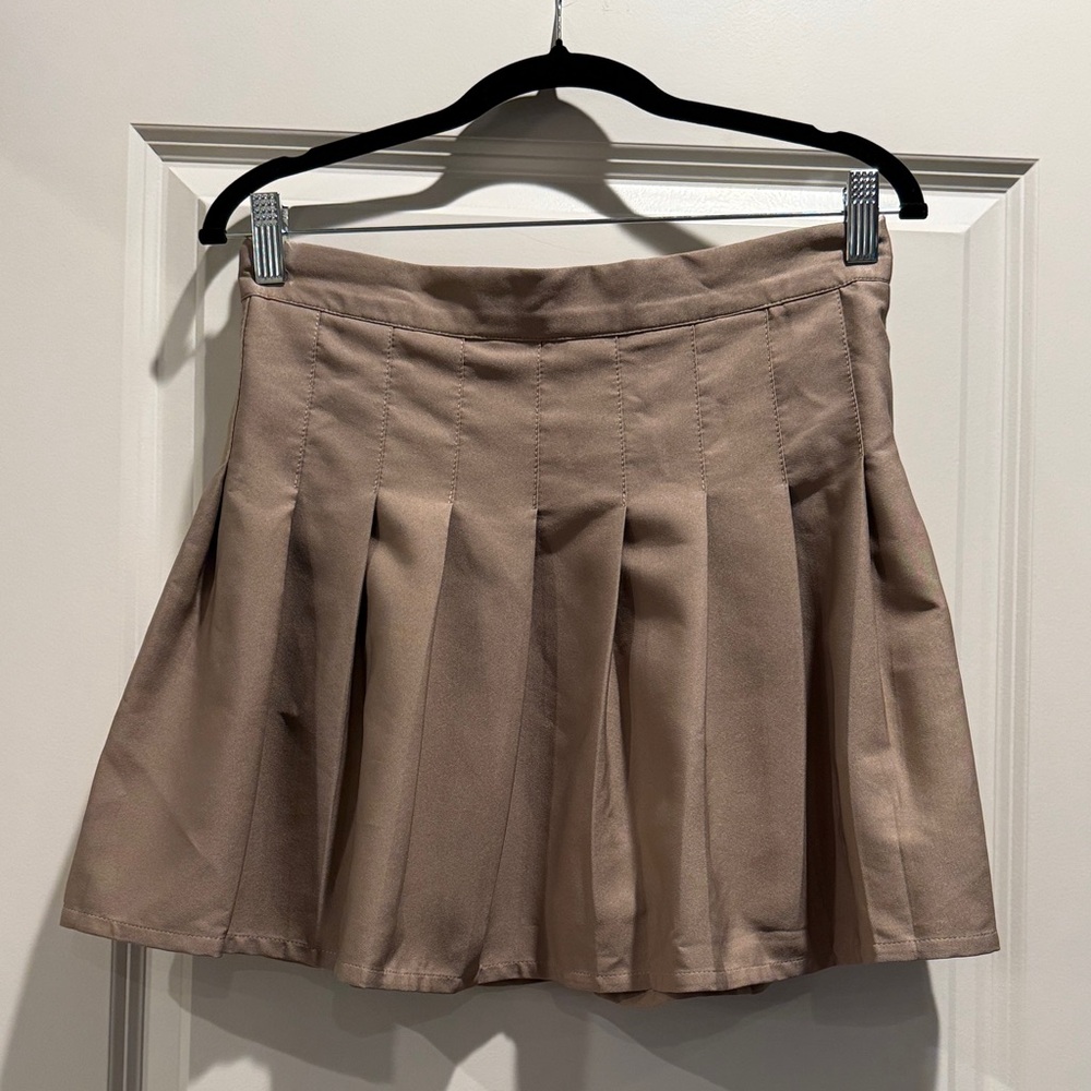 Elegant Tan Pleated Skirt
